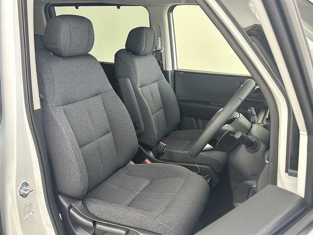 ホンダ ステップワゴン eHEV エアー EX 兵庫県 2025(令7)年 0.1千km プラチナホワイトパール ・登録済未使用車/・11.4インチHonda CONNECTナビ（LXM-247VFLi）/・CD/DVD/BT/SD/・全列USBチャージャー/・フルセグTV/・Honda SENSING/・衝突軽減ブレーキ/・ACC先行車検知音/・先行車発進お知らせ/・路外逸脱抑制機能/・車線維持支援システム/・ブラインドスポットモニター/・標識認識機能/・標識認識機能速度超過お知らせ/・パーキングセンサー/・前後コーナーセンサー/・レーダークルーズコントロール/・バックモニター/・電動パーキングブレーキ/・ブレーキホールド/・減速セレクター/・両側パワースライドドア/・パワーテールゲート/・シートヒーター（運転席＋助手席）/・ウォークスルー/・オットマン/・純正１６インチアルミホイール/・トリプルゾーンコントロール・フルオートエアコンディショナー/・革巻きステアリング/・スマートキー/・スペアキー/・プッシュスタート