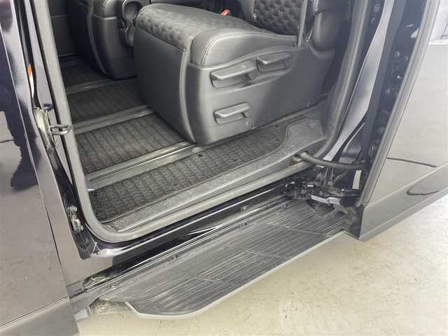 トヨタ ヴォクシー ハイブリッド S－Z 福島県 2023(令5)年 2.2万km スパークリングブラックパールクリスタルシャイン /純正10.5インチディスプレイオーディオPlus//ナビ付/フルセグTV Bluetooth Miracast/CD DVD FM AM HDMI USB//バックカメラ//純正フリップダウンモニター//トヨタセーフティーセンス//アダプティブクルーズコントロール//快適利便パッケージ//ハンズフリーデュアルパワースライドドア//ユニバーサルステップ//パワーバックドア //ステアリングヒーター//オットマン//セカンドシートシートヒーター //フロントシートシートヒーター //電動パーキングブレーキ//ビルトインETC2.0//100Vコンセント