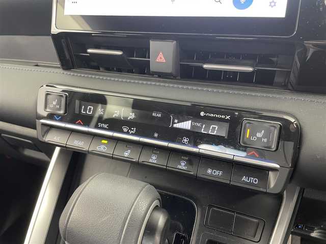 トヨタ ヴォクシー ハイブリッド S－Z 福島県 2023(令5)年 2.2万km スパークリングブラックパールクリスタルシャイン /純正10.5インチディスプレイオーディオPlus//ナビ付/フルセグTV Bluetooth Miracast/CD DVD FM AM HDMI USB//バックカメラ//純正フリップダウンモニター//トヨタセーフティーセンス//アダプティブクルーズコントロール//快適利便パッケージ//ハンズフリーデュアルパワースライドドア//ユニバーサルステップ//パワーバックドア //ステアリングヒーター//オットマン//セカンドシートシートヒーター //フロントシートシートヒーター //電動パーキングブレーキ//ビルトインETC2.0//100Vコンセント