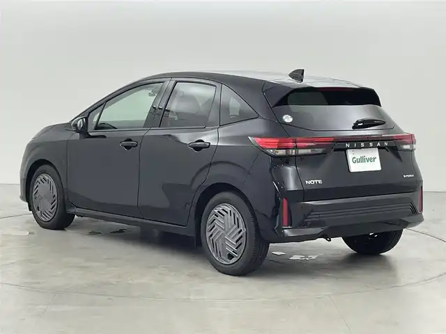 日産 ノート X 福岡県 2024(令6)年 0.5万km スーパーブラック 純正９型ディスプレイオーディオ　/バックカメラ　/ＥＴＣ　/ナビ連動前方ドラレコ　/コーナーセンサー　/エマージェンシーブレーキ　/レーンキープ　/プッシュスタート　/電動格納式ドアミラー　/オートライト　/ＬＥＤライト
