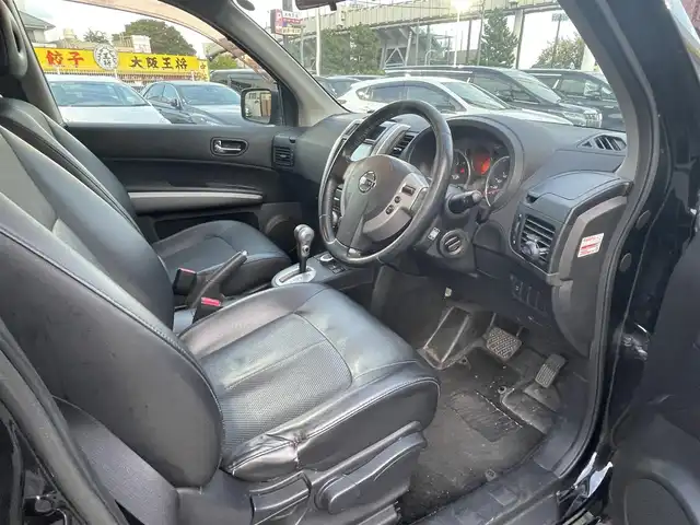 日産 エクストレイル 20Xtt 千葉県 2010(平22)年 18.3万km ダイヤモンドブラック 純正ディーラーナビ(AM/FM/CD/DVD/SD/USB/ワンセグ)/クルーズコントロール/駆動モード切替システム/全席シートヒーター/ダウンヒルアシスト/HIDヘッドライト/電動格納ミラー/純正フロアマット/オートライト/ハーフレザーシート/ドアバイザー/ETC/シガーソケット/ルーフレール