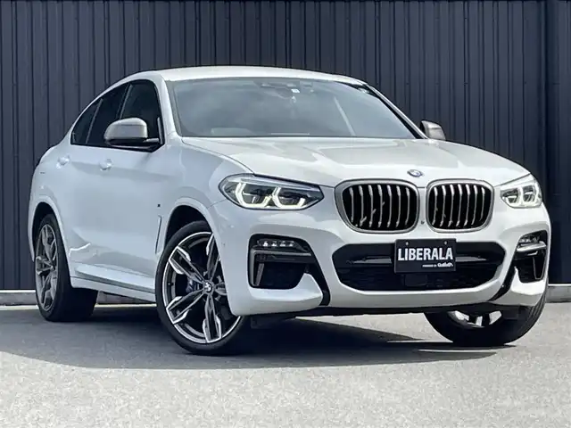 ＢＭＷ Ｘ４ M40i 福島県 2020(令2)年 5万km アルピンホワイトⅢ アクティブクルーズコントロール/ブラインドスポットモニター/レーンキープアシスト/インテリジェントセーフティ/・前車接近警告/・衝突回避・被害軽減ブレーキ/・車線逸脱警/ヴァーネスカレザーシート/シートヒーター(全席)/パワーシート(前席)/パワーリアゲート/フットオープナー/純正ナビ(BT/USB)/Qi充電/フルセグTV/360°カメラ/バックカメラ/純正21AW/純正ドライブレコーダー(前後)/ミラー一体型ETC2.0/アンビエントライト/オートホールド/取扱説明書/保証書/スペアキー