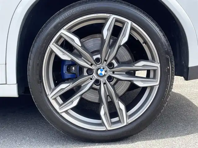 ＢＭＷ Ｘ４ M40i 福島県 2020(令2)年 5万km アルピンホワイトⅢ アクティブクルーズコントロール/ブラインドスポットモニター/レーンキープアシスト/インテリジェントセーフティ/・前車接近警告/・衝突回避・被害軽減ブレーキ/・車線逸脱警/ヴァーネスカレザーシート/シートヒーター(全席)/パワーシート(前席)/パワーリアゲート/フットオープナー/純正ナビ(BT/USB)/Qi充電/フルセグTV/360°カメラ/バックカメラ/純正21AW/純正ドライブレコーダー(前後)/ミラー一体型ETC2.0/アンビエントライト/オートホールド/取扱説明書/保証書/スペアキー