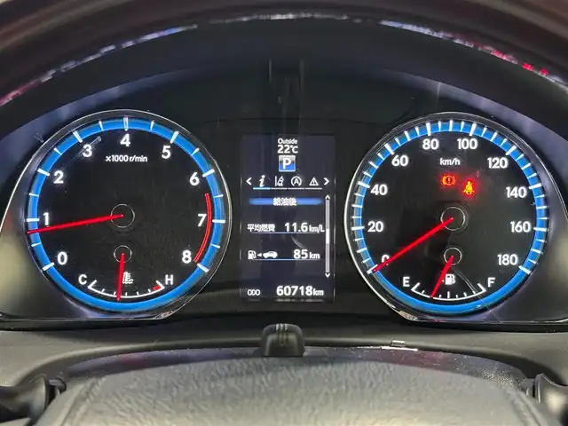 トヨタ ハリアー プレミアム 岐阜県 2016(平28)年 6.1万km ホワイトパールクリスタルシャイン 純正ナビ（フルセグ・ＢＴ・ＣＤ・ＤＶＤ）　/ハーフレザー/パワーシート　/ビルトインＥＴＣ　/バックカメラ　/パワーバックドア　/オートハイビーム　/ステアリングリモコン　/純正ドアバイザー　/純正フロアマット　/アイドリングストップ/スペアキー/クリアテール/取扱説明書/ナビ取扱説明書