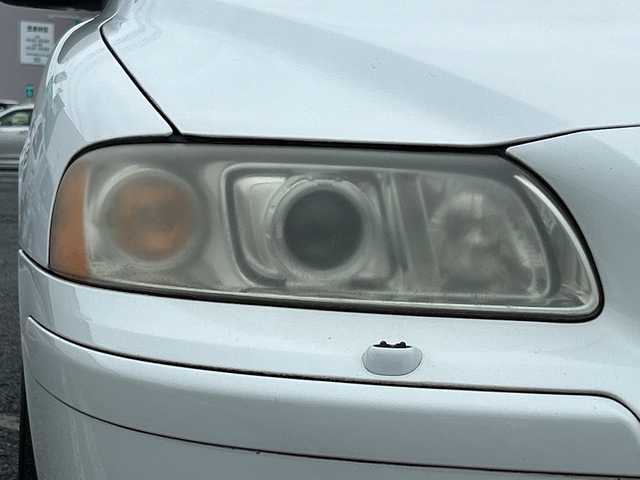 ボルボ Ｖ７０ 千葉県 2006(平18)年 14.4万km 白 黒革シート サンルーフ