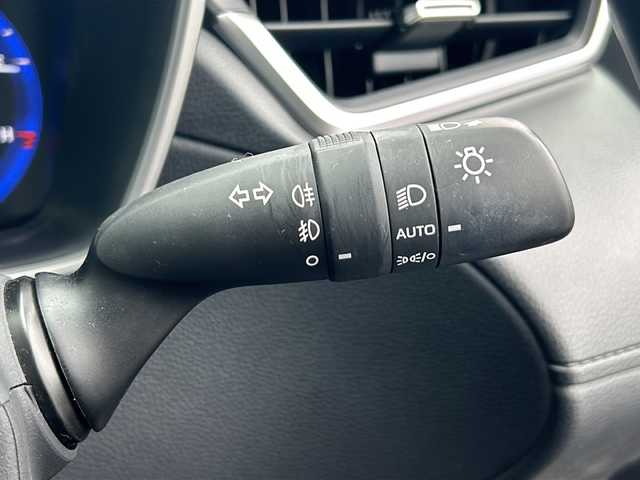 トヨタ カローラ クロス ハイブリッド Z 山形県 2023(令5)年 3.9万km アティチュードブラックマイカ 純正9インチディスプレイオーディオ/（AM/FM/フルセグ/BT/Miracast）/モデリスタエアロ/クルーズコントロール（追従有）/バックカメラ/パノラミックビューモニター/コーナーセンサー/クリアランスソナー/BSM/ステアリングスイッチ/ステアリングヒーター/レザーシート/運転席パワーシート/シートヒーター/オートLEDヘッドライト/オートマチックハイビーム/ワイパーデアイザー/電動パーキング/ビルトインETC/パワーバックドア/ドリンクホルダー