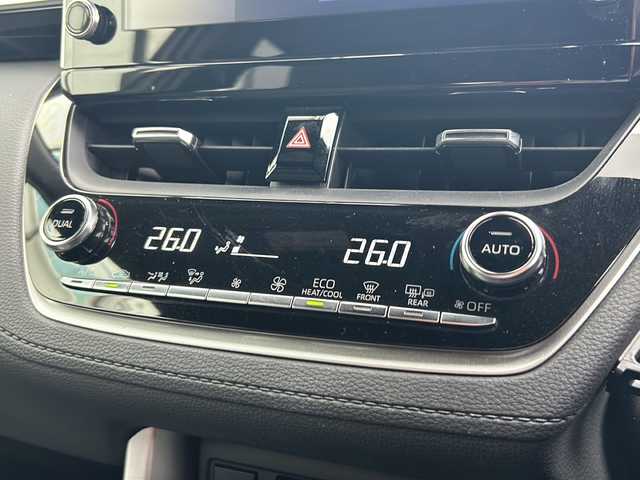 トヨタ カローラ クロス ハイブリッド Z 山形県 2023(令5)年 3.9万km アティチュードブラックマイカ 純正9インチディスプレイオーディオ/（AM/FM/フルセグ/BT/Miracast）/モデリスタエアロ/クルーズコントロール（追従有）/バックカメラ/パノラミックビューモニター/コーナーセンサー/クリアランスソナー/BSM/ステアリングスイッチ/ステアリングヒーター/レザーシート/運転席パワーシート/シートヒーター/オートLEDヘッドライト/オートマチックハイビーム/ワイパーデアイザー/電動パーキング/ビルトインETC/パワーバックドア/ドリンクホルダー