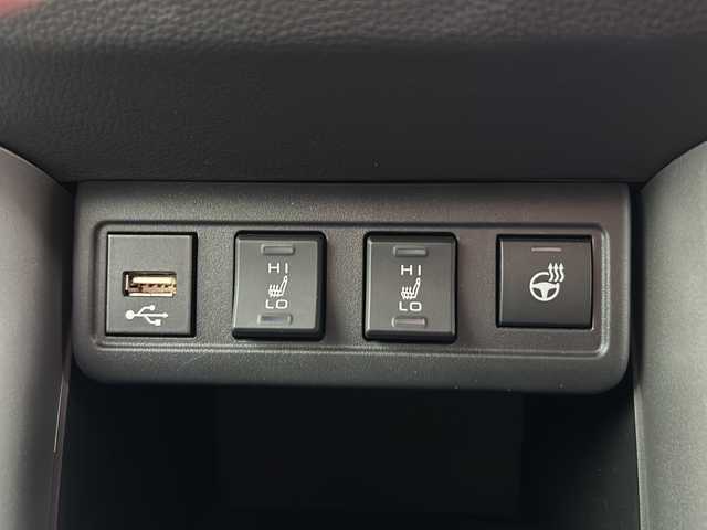 トヨタ カローラ クロス ハイブリッド Z 山形県 2023(令5)年 3.9万km アティチュードブラックマイカ 純正9インチディスプレイオーディオ/（AM/FM/フルセグ/BT/Miracast）/モデリスタエアロ/クルーズコントロール（追従有）/バックカメラ/パノラミックビューモニター/コーナーセンサー/クリアランスソナー/BSM/ステアリングスイッチ/ステアリングヒーター/レザーシート/運転席パワーシート/シートヒーター/オートLEDヘッドライト/オートマチックハイビーム/ワイパーデアイザー/電動パーキング/ビルトインETC/パワーバックドア/ドリンクホルダー