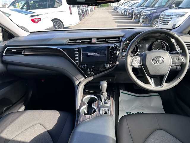 トヨタ カムリ G 大阪府 2018(平30)年 5.5万km プラチナホワイトパールマイカ 純正ナビ(BT/フルセグ/AUX/DVD)/バックカメラ/レーダークルーズコントロール/衝突被害軽減システム/レーンキープアシスト/盗難防止装置/横滑り防止装置/モデリスタ/純正フロアマット/社外アルミホイール/ETC/LEDヘッドライト/オートライト/オートマチックハイビーム/スペアキー/エンジンスタートボタン