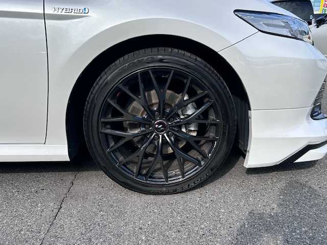 トヨタ カムリ G 大阪府 2018(平30)年 5.5万km プラチナホワイトパールマイカ 純正ナビ(BT/フルセグ/AUX/DVD)/バックカメラ/レーダークルーズコントロール/衝突被害軽減システム/レーンキープアシスト/盗難防止装置/横滑り防止装置/モデリスタ/純正フロアマット/社外アルミホイール/ETC/LEDヘッドライト/オートライト/オートマチックハイビーム/スペアキー/エンジンスタートボタン