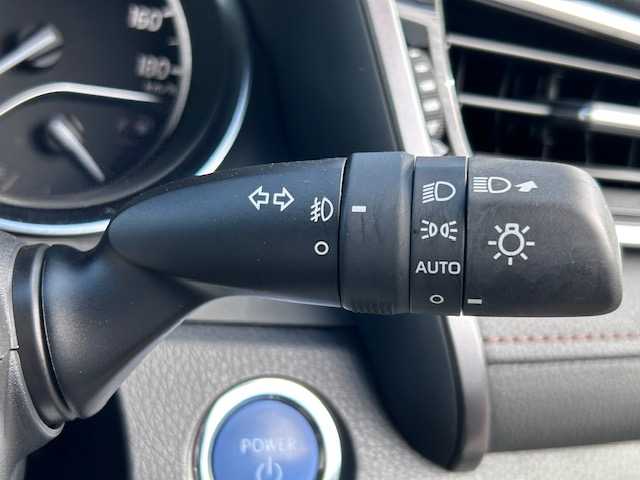 トヨタ カムリ G 大阪府 2018(平30)年 5.5万km プラチナホワイトパールマイカ 純正ナビ(BT/フルセグ/AUX/DVD)/バックカメラ/レーダークルーズコントロール/衝突被害軽減システム/レーンキープアシスト/盗難防止装置/横滑り防止装置/モデリスタ/純正フロアマット/社外アルミホイール/ETC/LEDヘッドライト/オートライト/オートマチックハイビーム/スペアキー/エンジンスタートボタン