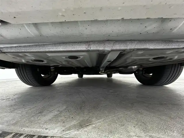 トヨタ ノア ハイブリッド S－Z 大分県 2022(令4)年 3.2万km ホワイトパールクリスタルシャイン 純正10型ディスプレィオーディオナビ/（Bluetooth/CarPlay/CD/DVD)/快適利便パッケージ/・パワーバックドア/・ナノイーX/・シートヒーター/・２列目オットマンシート/・ステアリングヒーター/・ハンズフリーパワースライドドア/LEDヘッドライト/ハーフレザーシート/トヨタセーフティセンス/（衝突回避支援パッケージ）/・プリクラッシュセーフティ/・レーントレーンシングアシスト/・レーダークルーズコントロール/・オートマチックハイビーム/フリップダウンモニター/ステアリングヒーター/パーキングアシスト/前後クリアランスソナー/プッシュエンジンスタート/スマートキー/ビルトインETC2.0/保証書＆取説