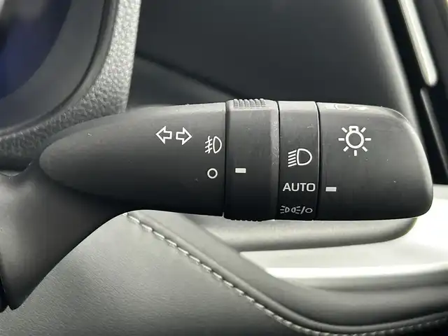 トヨタ ノア ハイブリッド S－Z 大分県 2022(令4)年 3.2万km ホワイトパールクリスタルシャイン 純正10型ディスプレィオーディオナビ/（Bluetooth/CarPlay/CD/DVD)/快適利便パッケージ/・パワーバックドア/・ナノイーX/・シートヒーター/・２列目オットマンシート/・ステアリングヒーター/・ハンズフリーパワースライドドア/LEDヘッドライト/ハーフレザーシート/トヨタセーフティセンス/（衝突回避支援パッケージ）/・プリクラッシュセーフティ/・レーントレーンシングアシスト/・レーダークルーズコントロール/・オートマチックハイビーム/フリップダウンモニター/ステアリングヒーター/パーキングアシスト/前後クリアランスソナー/プッシュエンジンスタート/スマートキー/ビルトインETC2.0/保証書＆取説