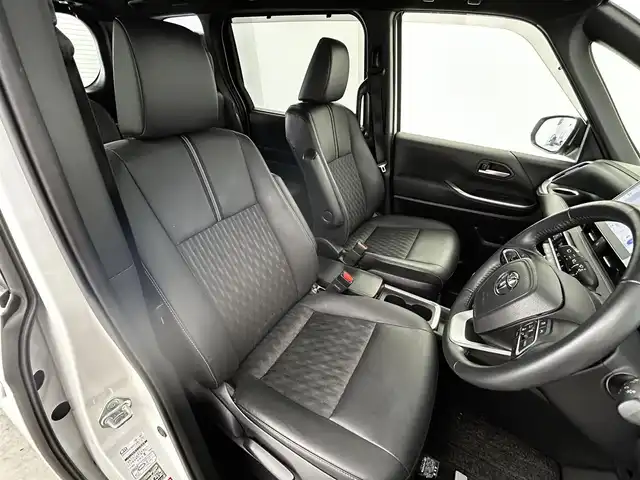 トヨタ ノア ハイブリッド S－Z 大分県 2022(令4)年 3.2万km ホワイトパールクリスタルシャイン 純正10型ディスプレィオーディオナビ/（Bluetooth/CarPlay/CD/DVD)/快適利便パッケージ/・パワーバックドア/・ナノイーX/・シートヒーター/・２列目オットマンシート/・ステアリングヒーター/・ハンズフリーパワースライドドア/LEDヘッドライト/ハーフレザーシート/トヨタセーフティセンス/（衝突回避支援パッケージ）/・プリクラッシュセーフティ/・レーントレーンシングアシスト/・レーダークルーズコントロール/・オートマチックハイビーム/フリップダウンモニター/ステアリングヒーター/パーキングアシスト/前後クリアランスソナー/プッシュエンジンスタート/スマートキー/ビルトインETC2.0/保証書＆取説