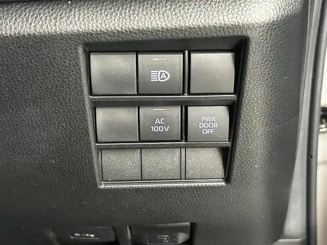 トヨタ ノア ハイブリッド S－Z 大分県 2022(令4)年 3.2万km ホワイトパールクリスタルシャイン 純正10型ディスプレィオーディオナビ/（Bluetooth/CarPlay/CD/DVD)/快適利便パッケージ/・パワーバックドア/・ナノイーX/・シートヒーター/・２列目オットマンシート/・ステアリングヒーター/・ハンズフリーパワースライドドア/LEDヘッドライト/ハーフレザーシート/トヨタセーフティセンス/（衝突回避支援パッケージ）/・プリクラッシュセーフティ/・レーントレーンシングアシスト/・レーダークルーズコントロール/・オートマチックハイビーム/フリップダウンモニター/ステアリングヒーター/パーキングアシスト/前後クリアランスソナー/プッシュエンジンスタート/スマートキー/ビルトインETC2.0/保証書＆取説