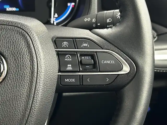 トヨタ ノア ハイブリッド S－Z 大分県 2022(令4)年 3.2万km ホワイトパールクリスタルシャイン 純正10型ディスプレィオーディオナビ/（Bluetooth/CarPlay/CD/DVD)/快適利便パッケージ/・パワーバックドア/・ナノイーX/・シートヒーター/・２列目オットマンシート/・ステアリングヒーター/・ハンズフリーパワースライドドア/LEDヘッドライト/ハーフレザーシート/トヨタセーフティセンス/（衝突回避支援パッケージ）/・プリクラッシュセーフティ/・レーントレーンシングアシスト/・レーダークルーズコントロール/・オートマチックハイビーム/フリップダウンモニター/ステアリングヒーター/パーキングアシスト/前後クリアランスソナー/プッシュエンジンスタート/スマートキー/ビルトインETC2.0/保証書＆取説