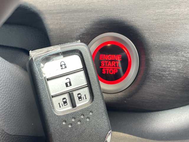 ホンダ フリード＋ G ホンダセンシング 愛知県 2017(平29)年 4.3万km シトロンドロップ ホンダセンシング/純正ナビ/両側パワースライドドア/レーダークルーズコントロール/純正アルミホイール/LEDヘッドライト/レーンキープアシスト/ドライブレコーダー/衝突軽減システム/フルセグ/CD DVD/Bluetooth/ステアリングスイッチ/スマートキー/プッシュスタート