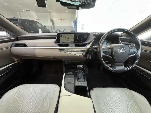 レクサス ＥＳ 300h バージョンL 宮崎県 2018(平30)年 7.1万km ソニックチタニウム 純正ナビ/　AM FM CD DVD　TV　BT/全方位カメラ/レクサスセーフティーセンス/　・プリクラッシュセーフティー/　・レーンディパーチャーアラート/　・オートマチックハイビーム/レザーシート/シートヒーター/シートクーラー/ステアリングヒーター/サンルーフ/デジタルインナーミラー/ETC車載器/純正アルミ/LED3眼ヘッドライト/ウィンカーミラー/スマートキー/プッシュスタート