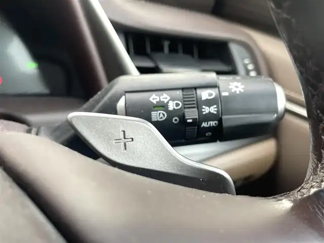 レクサス ＥＳ 300h バージョンL 宮崎県 2018(平30)年 7.1万km ソニックチタニウム 純正ナビ/　AM FM CD DVD　TV　BT/全方位カメラ/レクサスセーフティーセンス/　・プリクラッシュセーフティー/　・レーンディパーチャーアラート/　・オートマチックハイビーム/レザーシート/シートヒーター/シートクーラー/ステアリングヒーター/サンルーフ/デジタルインナーミラー/ETC車載器/純正アルミ/LED3眼ヘッドライト/ウィンカーミラー/スマートキー/プッシュスタート