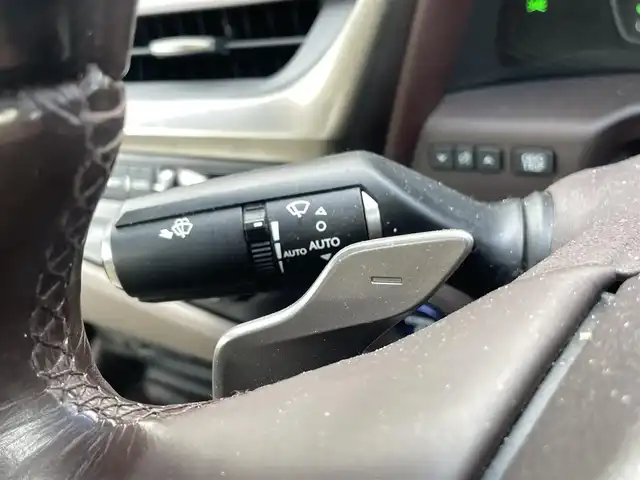 レクサス ＥＳ 300h バージョンL 宮崎県 2018(平30)年 7.1万km ソニックチタニウム 純正ナビ/　AM FM CD DVD　TV　BT/全方位カメラ/レクサスセーフティーセンス/　・プリクラッシュセーフティー/　・レーンディパーチャーアラート/　・オートマチックハイビーム/レザーシート/シートヒーター/シートクーラー/ステアリングヒーター/サンルーフ/デジタルインナーミラー/ETC車載器/純正アルミ/LED3眼ヘッドライト/ウィンカーミラー/スマートキー/プッシュスタート