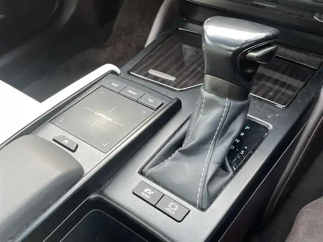 レクサス ＥＳ 300h バージョンL 宮崎県 2018(平30)年 7.1万km ソニックチタニウム 純正ナビ/　AM FM CD DVD　TV　BT/全方位カメラ/レクサスセーフティーセンス/　・プリクラッシュセーフティー/　・レーンディパーチャーアラート/　・オートマチックハイビーム/レザーシート/シートヒーター/シートクーラー/ステアリングヒーター/サンルーフ/デジタルインナーミラー/ETC車載器/純正アルミ/LED3眼ヘッドライト/ウィンカーミラー/スマートキー/プッシュスタート