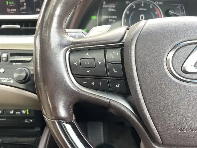 レクサス ＥＳ 300h バージョンL 宮崎県 2018(平30)年 7.1万km ソニックチタニウム 純正ナビ/　AM FM CD DVD　TV　BT/全方位カメラ/レクサスセーフティーセンス/　・プリクラッシュセーフティー/　・レーンディパーチャーアラート/　・オートマチックハイビーム/レザーシート/シートヒーター/シートクーラー/ステアリングヒーター/サンルーフ/デジタルインナーミラー/ETC車載器/純正アルミ/LED3眼ヘッドライト/ウィンカーミラー/スマートキー/プッシュスタート