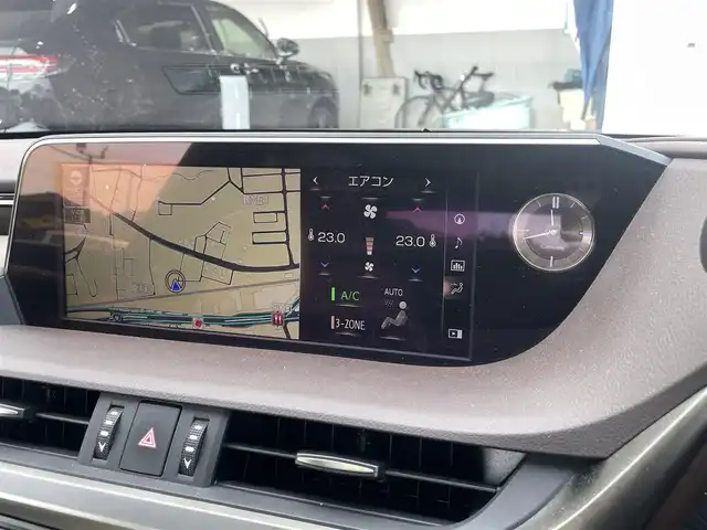 レクサス ＥＳ 300h バージョンL 宮崎県 2018(平30)年 7.1万km ソニックチタニウム 純正ナビ/　AM FM CD DVD　TV　BT/全方位カメラ/レクサスセーフティーセンス/　・プリクラッシュセーフティー/　・レーンディパーチャーアラート/　・オートマチックハイビーム/レザーシート/シートヒーター/シートクーラー/ステアリングヒーター/サンルーフ/デジタルインナーミラー/ETC車載器/純正アルミ/LED3眼ヘッドライト/ウィンカーミラー/スマートキー/プッシュスタート