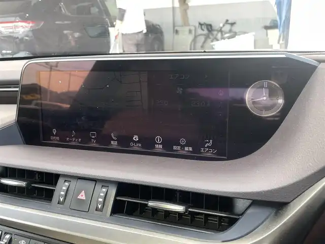 レクサス ＥＳ 300h バージョンL 宮崎県 2018(平30)年 7.1万km ソニックチタニウム 純正ナビ/　AM FM CD DVD　TV　BT/全方位カメラ/レクサスセーフティーセンス/　・プリクラッシュセーフティー/　・レーンディパーチャーアラート/　・オートマチックハイビーム/レザーシート/シートヒーター/シートクーラー/ステアリングヒーター/サンルーフ/デジタルインナーミラー/ETC車載器/純正アルミ/LED3眼ヘッドライト/ウィンカーミラー/スマートキー/プッシュスタート