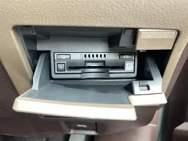 レクサス ＥＳ 300h バージョンL 宮崎県 2018(平30)年 7.1万km ソニックチタニウム 純正ナビ/　AM FM CD DVD　TV　BT/全方位カメラ/レクサスセーフティーセンス/　・プリクラッシュセーフティー/　・レーンディパーチャーアラート/　・オートマチックハイビーム/レザーシート/シートヒーター/シートクーラー/ステアリングヒーター/サンルーフ/デジタルインナーミラー/ETC車載器/純正アルミ/LED3眼ヘッドライト/ウィンカーミラー/スマートキー/プッシュスタート