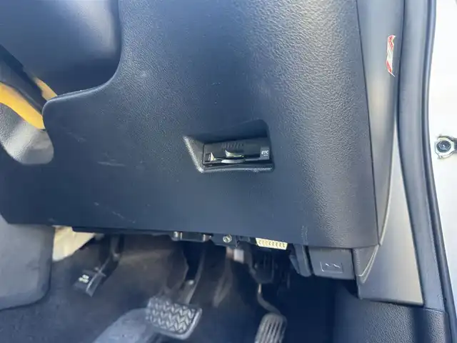 トヨタ シエンタ X 広島県 2017(平29)年 9.8万km シルバーM ワンオーナー/セーフティーセンスC/・プリクラッシュセーフティーシステム/・レーンディパーチャーアラート/・オートマチックハイビーム/・先行車発信告知機能/・オプティトロンメーター/・ステアリングスイッチ/純正ディーラーオプションナビ/・フルセグTV/・Bluetooth/ビルトインETC/ドライブレコーダー(HDR-201G)/アイドリングストップ/スペアキーあり