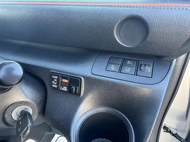 トヨタ シエンタ X 広島県 2017(平29)年 9.8万km シルバーM ワンオーナー/セーフティーセンスC/・プリクラッシュセーフティーシステム/・レーンディパーチャーアラート/・オートマチックハイビーム/・先行車発信告知機能/・オプティトロンメーター/・ステアリングスイッチ/純正ディーラーオプションナビ/・フルセグTV/・Bluetooth/ビルトインETC/ドライブレコーダー(HDR-201G)/アイドリングストップ/スペアキーあり