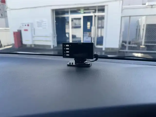 トヨタ シエンタ X 広島県 2017(平29)年 9.8万km シルバーM ワンオーナー/セーフティーセンスC/・プリクラッシュセーフティーシステム/・レーンディパーチャーアラート/・オートマチックハイビーム/・先行車発信告知機能/・オプティトロンメーター/・ステアリングスイッチ/純正ディーラーオプションナビ/・フルセグTV/・Bluetooth/ビルトインETC/ドライブレコーダー(HDR-201G)/アイドリングストップ/スペアキーあり