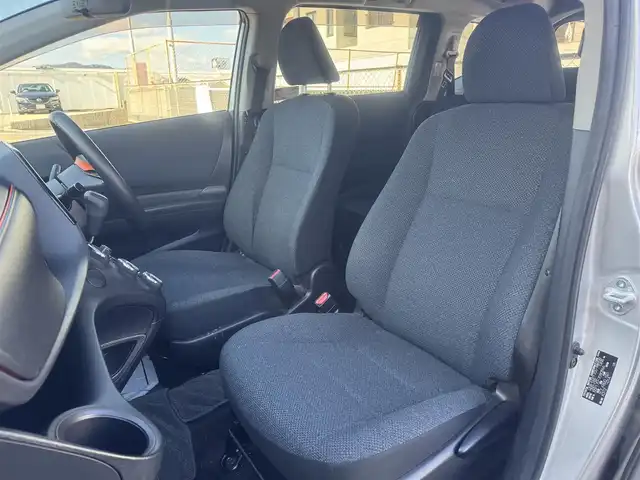 トヨタ シエンタ X 広島県 2017(平29)年 9.8万km シルバーM ワンオーナー/セーフティーセンスC/・プリクラッシュセーフティーシステム/・レーンディパーチャーアラート/・オートマチックハイビーム/・先行車発信告知機能/・オプティトロンメーター/・ステアリングスイッチ/純正ディーラーオプションナビ/・フルセグTV/・Bluetooth/ビルトインETC/ドライブレコーダー(HDR-201G)/アイドリングストップ/スペアキーあり