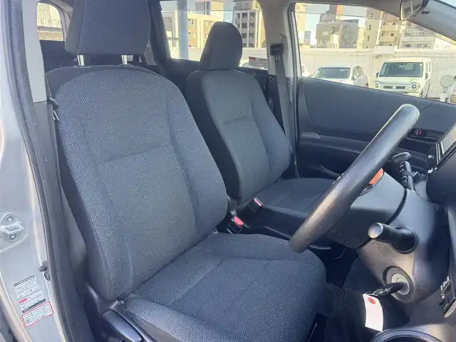 トヨタ シエンタ X 広島県 2017(平29)年 9.8万km シルバーM ワンオーナー/セーフティーセンスC/・プリクラッシュセーフティーシステム/・レーンディパーチャーアラート/・オートマチックハイビーム/・先行車発信告知機能/・オプティトロンメーター/・ステアリングスイッチ/純正ディーラーオプションナビ/・フルセグTV/・Bluetooth/ビルトインETC/ドライブレコーダー(HDR-201G)/アイドリングストップ/スペアキーあり