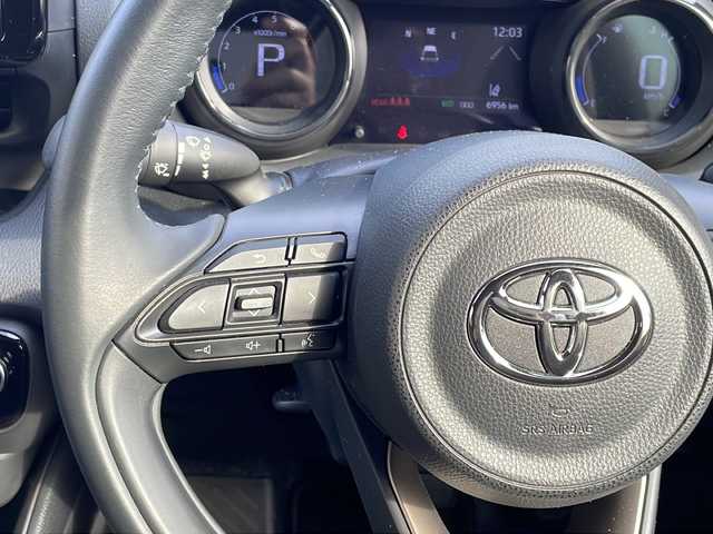 トヨタ ヤリス Z 大阪府 2020(令2)年 0.7万km ホワイトパールクリスタルシャイン 純正ナビ/バックモニター/ビルトインETC/レーダークルーズコントロール/LEDヘッドライト/クリアランスソナー/前席シートヒーター/革巻きステアリング/ドライブレコーダー/ウインカーミラー/フロアマット/ドアバイザー/保証書/取扱説明書