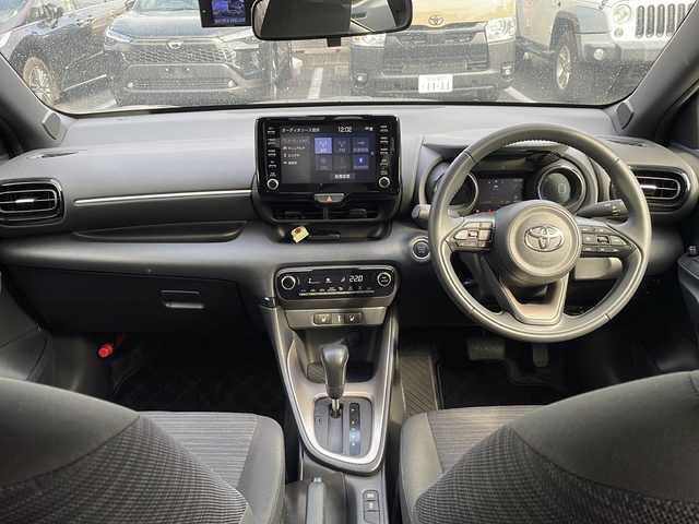 トヨタ ヤリス Z 大阪府 2020(令2)年 0.7万km ホワイトパールクリスタルシャイン 純正ナビ/バックモニター/ビルトインETC/レーダークルーズコントロール/LEDヘッドライト/クリアランスソナー/前席シートヒーター/革巻きステアリング/ドライブレコーダー/ウインカーミラー/フロアマット/ドアバイザー/保証書/取扱説明書