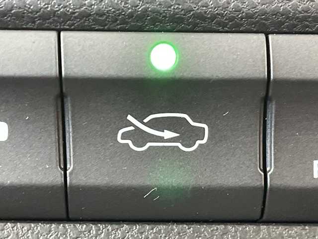 ホンダ フィット G 群馬県 2012(平24)年 1.3万km ピュアブルーメタリック 禁煙車　純正７インチナビ　盗難防止装置　ビルトインＥＴＣ　バックカメラ　ステアリングスイッチ　電動格納ミラー　パワーウィンドウ　オートエアコン　オートライト　スマートキー　ＨＩＤライト　ＥＣＯＮモード