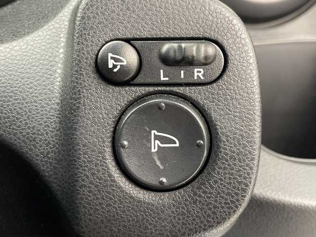 ホンダ フィット G 群馬県 2012(平24)年 1.3万km ピュアブルーメタリック 禁煙車　純正７インチナビ　盗難防止装置　ビルトインＥＴＣ　バックカメラ　ステアリングスイッチ　電動格納ミラー　パワーウィンドウ　オートエアコン　オートライト　スマートキー　ＨＩＤライト　ＥＣＯＮモード