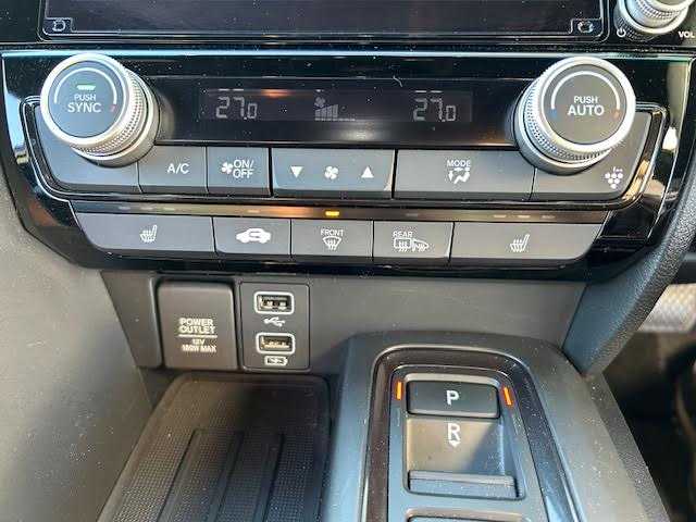 ホンダ インサイト EX・ブラックスタイル 埼玉県 2019(令1)年 3.8万km プレミアムクリスタルブルークリスタル ワンオーナー/純正ＳＤナビ/【CD/DVD/フルセグ/Bluetooth】/バックカメラ/レーダークルーズコントロール/ハーフレザーシート/シートヒーター/ETC/横滑り防止装置/保証書/取扱説明書/スペアキー