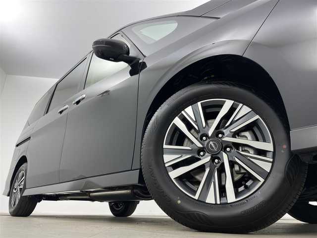 日産 セレナ e－パワー ハイウェイスター V 岡山県 2025(令7)年 0.1万km未満 ダイヤモンドブラック 登録済未使用車　純正９インチナビ　プロパイロット　衝突軽減ブレーキ　両側電動スライドドア　アラウンドビューモニター　ビルトインＥＴＣ２．０　ＬＥＤヘッドライト　デジタルインナーミラー　ワイヤレス充電