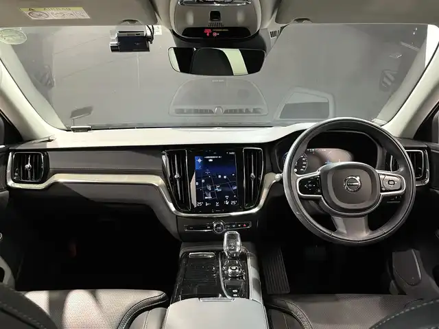 ボルボ Ｖ６０ リチャージPHV T6 AWD インスクリプション 道央・札幌 2022(令4)年 4.7万km オニキスブラックP クライメートpkg/　・ステアリングホイール・ヒーター/　・リアシートヒーター/チルトアップ機構付電動パノラマ・ガラス・サンルーフ/harman/kardonプレミアムサウンド・オーディオシステム/ACC/City Safety（衝突回避・被害軽減ブレーキシステム）/オンカミング・レーン・ミティゲーション/LKA（レーンキーピングエイド）/パイロットアシスト/ステアリングアシスト付BLIS/パークアシストパイロット/フルアクティブハイビーム/パワーシート（D/N）/Apple Car Play/HUD/シートヒーター（ALL）/ベンチレーション（D/N）/パワーテールゲート/ETC