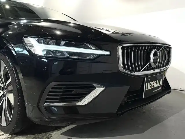 ボルボ Ｖ６０ リチャージPHV T6 AWD インスクリプション 道央・札幌 2022(令4)年 4.7万km オニキスブラックP クライメートpkg/　・ステアリングホイール・ヒーター/　・リアシートヒーター/チルトアップ機構付電動パノラマ・ガラス・サンルーフ/harman/kardonプレミアムサウンド・オーディオシステム/ACC/City Safety（衝突回避・被害軽減ブレーキシステム）/オンカミング・レーン・ミティゲーション/LKA（レーンキーピングエイド）/パイロットアシスト/ステアリングアシスト付BLIS/パークアシストパイロット/フルアクティブハイビーム/パワーシート（D/N）/Apple Car Play/HUD/シートヒーター（ALL）/ベンチレーション（D/N）/パワーテールゲート/ETC