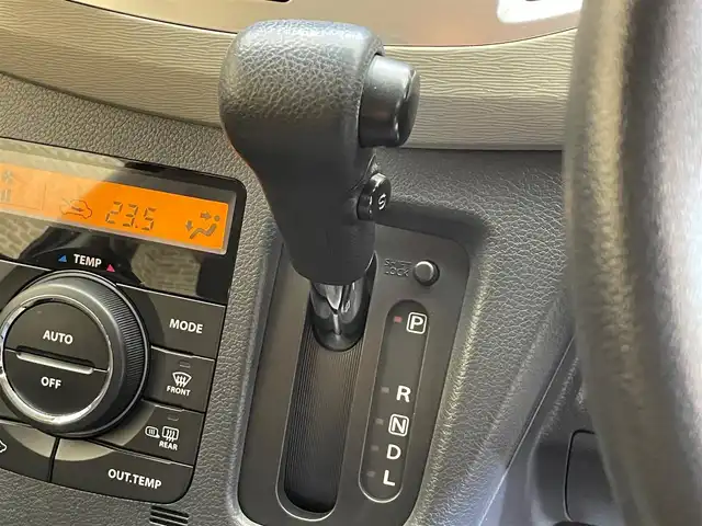 マツダ フレア XG 岩手県 2014(平26)年 10.7万km ブルーイッシュブラックパール3 ４WD/アイドリングストップ/シートヒーター/ヘッドライトレベライザー/ヒーター付きドアミラー/オートエアコン/助手席アンダーボックス/フロントベンチシート/純正フロアマット/CDオーディオ/純正ホイールキャップ