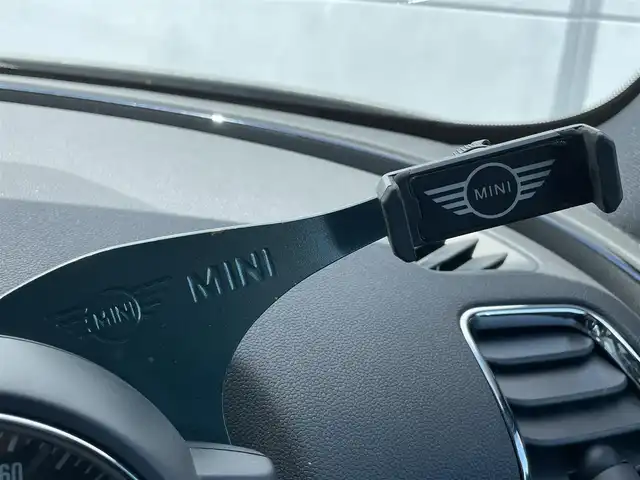 ＭＩＮＩ ＢＭＷ ミニ クラブマン クーパーSD 千葉県 2020(令2)年 4.6万km 緑Ⅱ ワンオーナー/純正８インチナビ/バックカメラ/ＬＥＤヘッドライト/オートライト/コーナーセンサー/純正１７インチアルミホイール/レーダークルーズコントロール/ＥＴＣ/プッシュスタート/スマートキー