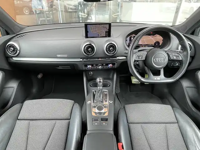 アウディ Ａ３ SB 1．4 TFSI スポーツ 鹿児島県 2018(平30)年 3万km 黒 Sラインパッケージ/禁煙車/純正SDナビ(Bluetooth/フルセグ/DVD)/セーフティパッケージ/コンビニエンスパッケージ/バーチャルコックピット/パドルシフト/USB入力端子/純正ETC2.0/ハーフレザーシート/シートヒーター(運転席/助手席)/パワーシート(運転席)/前方ドライブレコーダー/フロアマット/クルーズコントロール追従走行有/横滑り防止装置/アイドリングストップ/オートライト/LEDヘッドライト/前後フォグ/ダブル・サイドエアバッグ