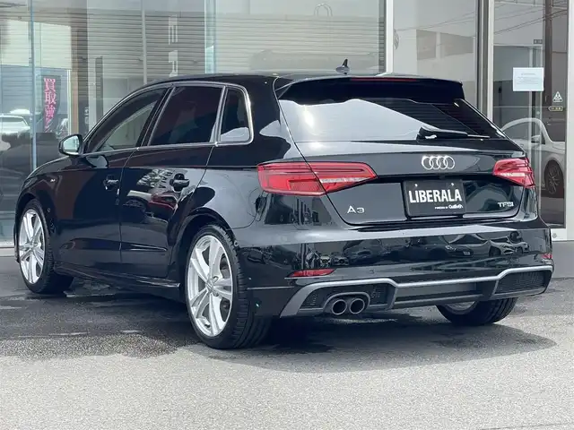 アウディ Ａ３ SB 1．4 TFSI スポーツ 鹿児島県 2018(平30)年 3万km 黒 Sラインパッケージ/禁煙車/純正SDナビ(Bluetooth/フルセグ/DVD)/セーフティパッケージ/コンビニエンスパッケージ/バーチャルコックピット/パドルシフト/USB入力端子/純正ETC2.0/ハーフレザーシート/シートヒーター(運転席/助手席)/パワーシート(運転席)/前方ドライブレコーダー/フロアマット/クルーズコントロール追従走行有/横滑り防止装置/アイドリングストップ/オートライト/LEDヘッドライト/前後フォグ/ダブル・サイドエアバッグ