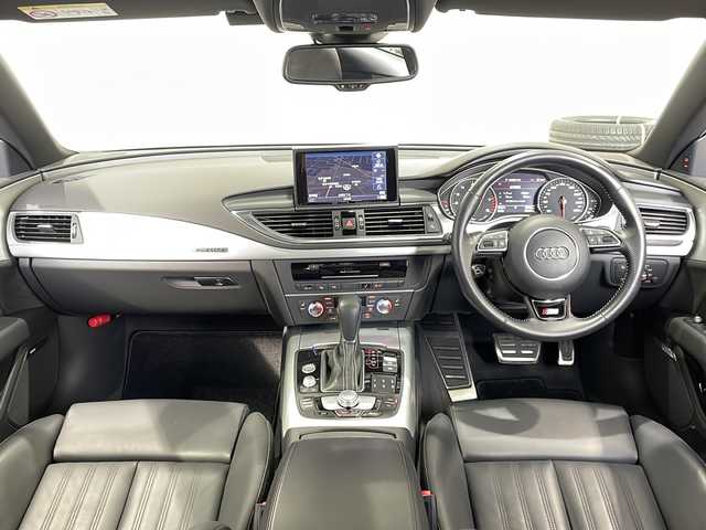 アウディ Ａ７ 佐賀県 2017(平29)年 5万km ミトスブラックメタリック 純正ナビ/Bluetooth/CD/DVD/USB/フルセグTV/バックカメラ/ワンオーナー/BOSEサウンド/サンルーフ/ドライブレコーダー/追従機能付きクルーズコントロール/Audi アクティブレーンアシスト/Audi ブレーキガード/Audi サイドアシスト/パワーシート/メモリシート/ダブルエアコン/シートヒーター/LEDオートライト/ETC/ブレーキホールド/パドルシフト/リアサンシェード/パーキングアシスト/革巻きステアリング/保証書/取扱説明書/点検記録簿/スペアキー