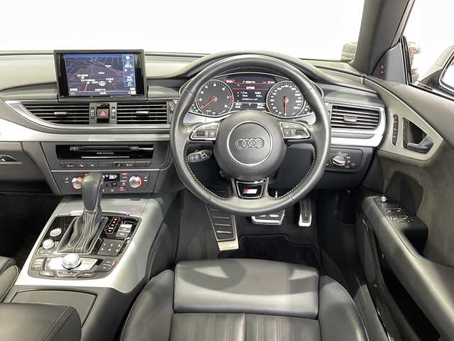 アウディ Ａ７ 佐賀県 2017(平29)年 5万km ミトスブラックメタリック 純正ナビ/Bluetooth/CD/DVD/USB/フルセグTV/バックカメラ/ワンオーナー/BOSEサウンド/サンルーフ/ドライブレコーダー/追従機能付きクルーズコントロール/Audi アクティブレーンアシスト/Audi ブレーキガード/Audi サイドアシスト/パワーシート/メモリシート/ダブルエアコン/シートヒーター/LEDオートライト/ETC/ブレーキホールド/パドルシフト/リアサンシェード/パーキングアシスト/革巻きステアリング/保証書/取扱説明書/点検記録簿/スペアキー