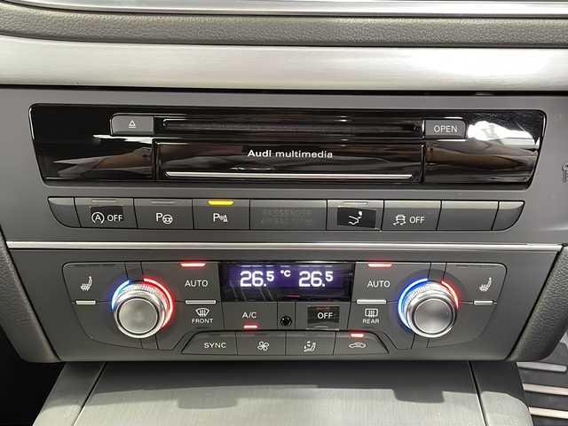 アウディ Ａ７ 佐賀県 2017(平29)年 5万km ミトスブラックメタリック 純正ナビ/Bluetooth/CD/DVD/USB/フルセグTV/バックカメラ/ワンオーナー/BOSEサウンド/サンルーフ/ドライブレコーダー/追従機能付きクルーズコントロール/Audi アクティブレーンアシスト/Audi ブレーキガード/Audi サイドアシスト/パワーシート/メモリシート/ダブルエアコン/シートヒーター/LEDオートライト/ETC/ブレーキホールド/パドルシフト/リアサンシェード/パーキングアシスト/革巻きステアリング/保証書/取扱説明書/点検記録簿/スペアキー