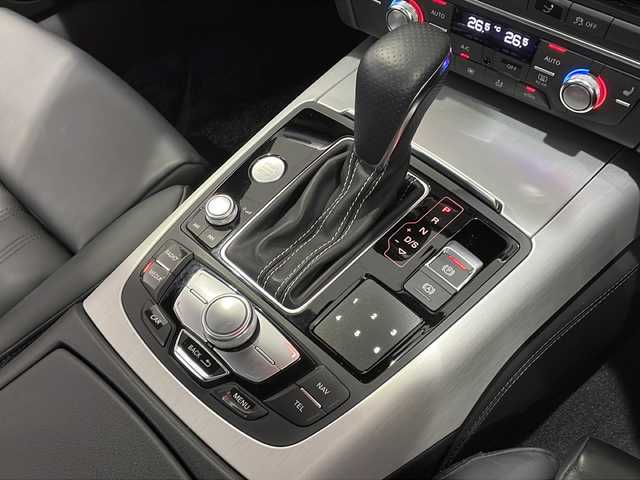 アウディ Ａ７ 佐賀県 2017(平29)年 5万km ミトスブラックメタリック 純正ナビ/Bluetooth/CD/DVD/USB/フルセグTV/バックカメラ/ワンオーナー/BOSEサウンド/サンルーフ/ドライブレコーダー/追従機能付きクルーズコントロール/Audi アクティブレーンアシスト/Audi ブレーキガード/Audi サイドアシスト/パワーシート/メモリシート/ダブルエアコン/シートヒーター/LEDオートライト/ETC/ブレーキホールド/パドルシフト/リアサンシェード/パーキングアシスト/革巻きステアリング/保証書/取扱説明書/点検記録簿/スペアキー